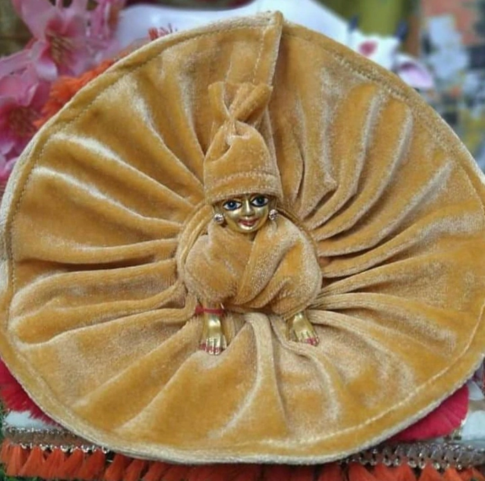 Winter round dress with cap