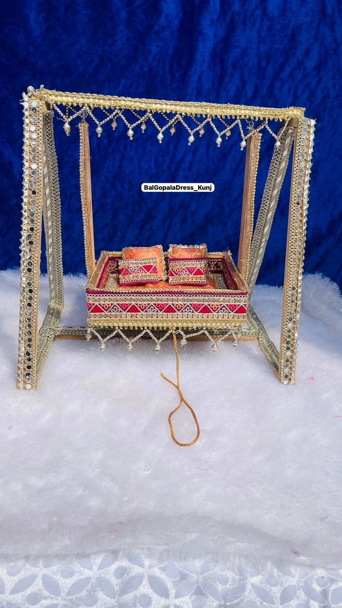 Royal look wooden jhula