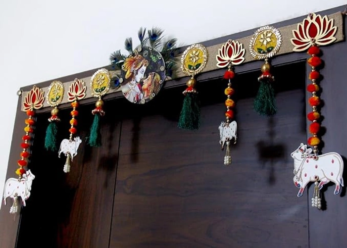 Radhey Krishna Lotus Handmade Banderwar ,Door Toran 