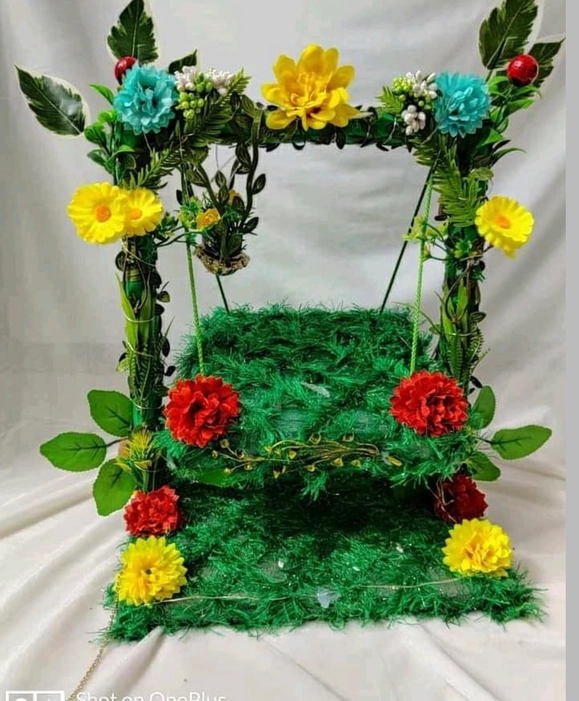 Green wooden jhula