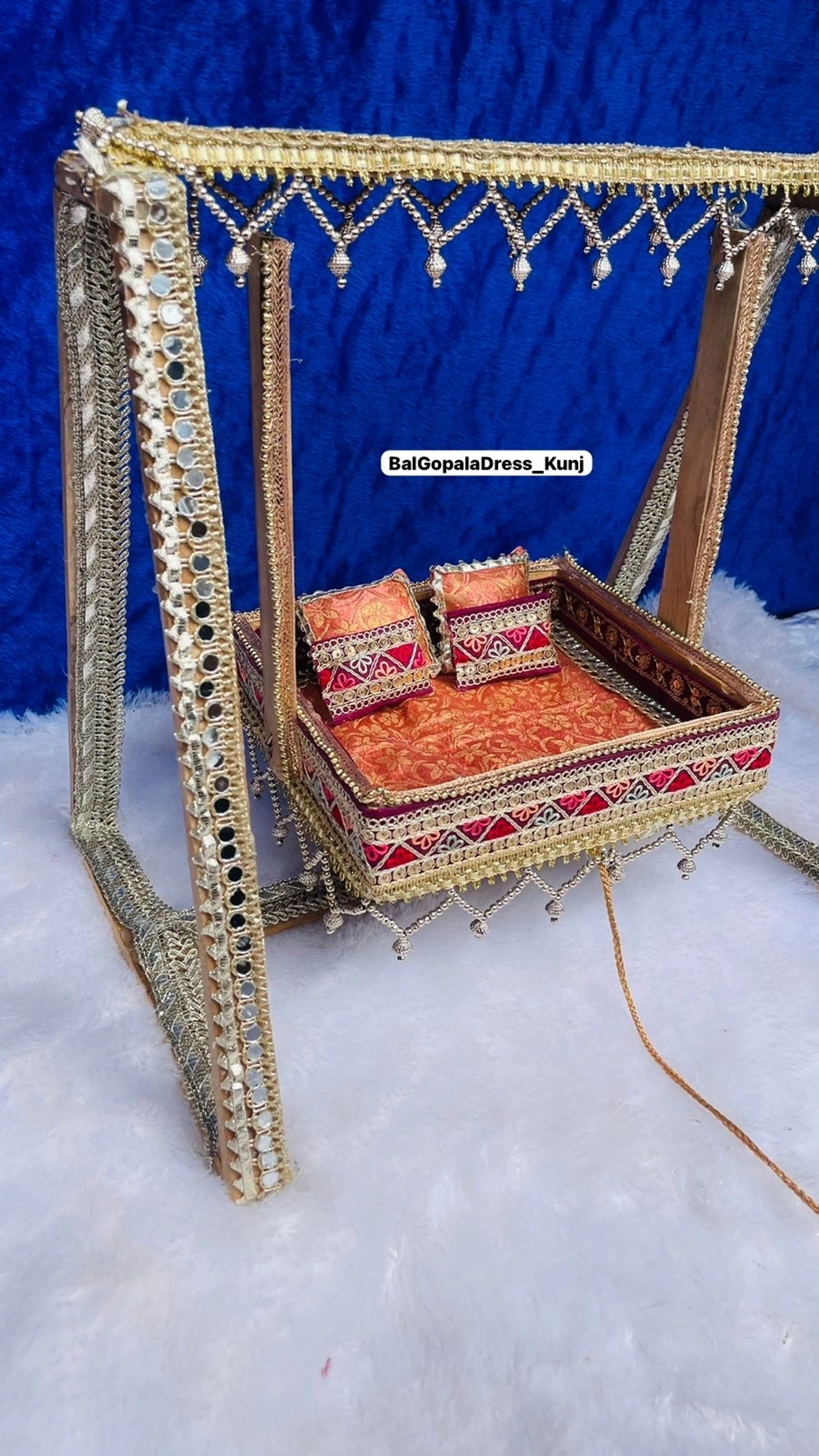 Royal look wooden jhula